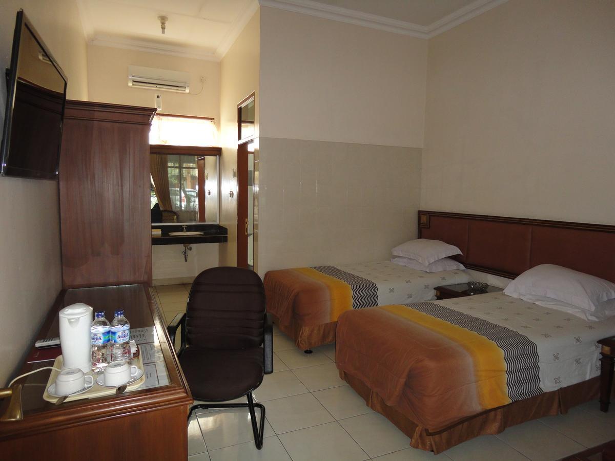 Langensari Hotel Cirebon Extérieur photo