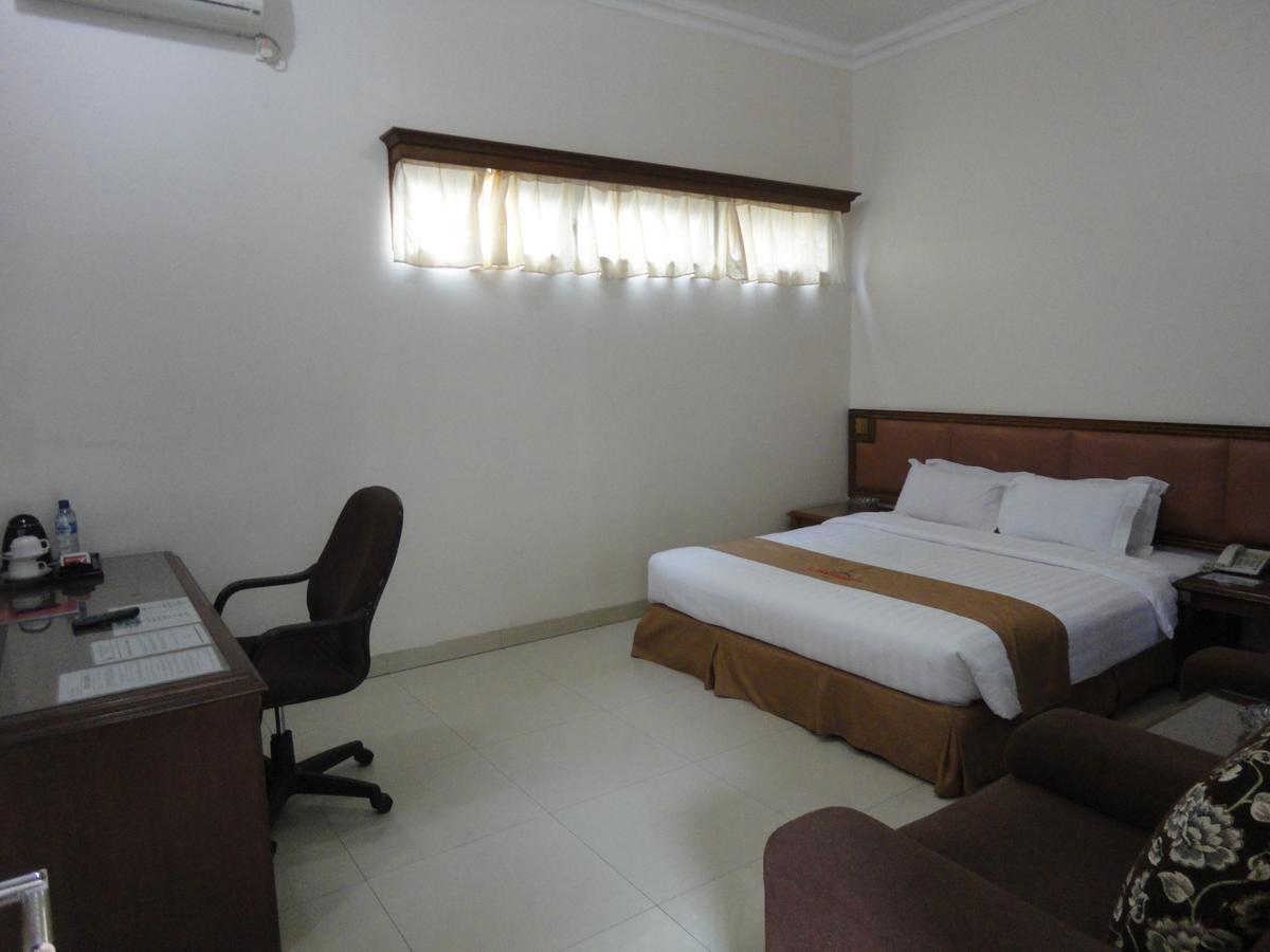 Langensari Hotel Cirebon Extérieur photo