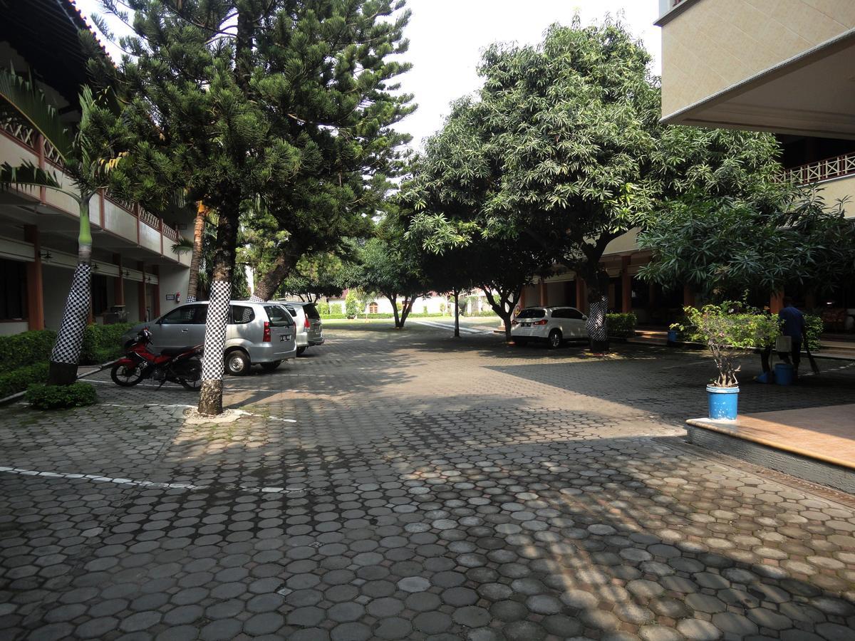 Langensari Hotel Cirebon Extérieur photo