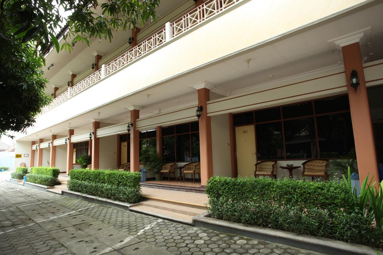 Langensari Hotel Cirebon Extérieur photo