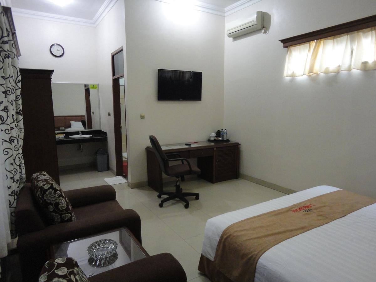 Langensari Hotel Cirebon Extérieur photo