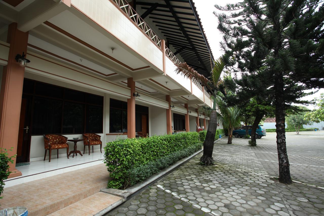 Langensari Hotel Cirebon Extérieur photo