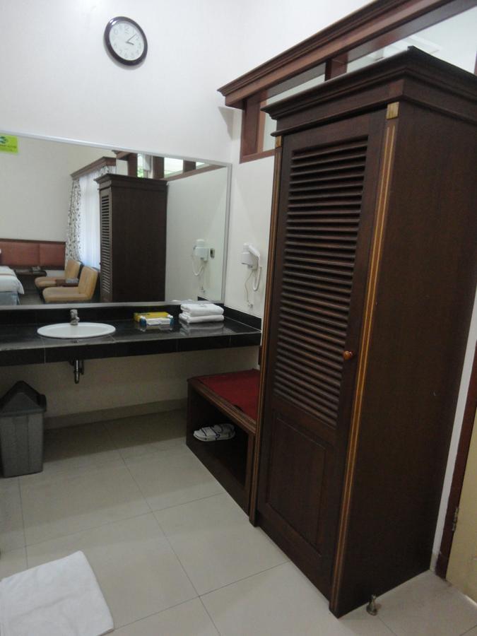 Langensari Hotel Cirebon Extérieur photo